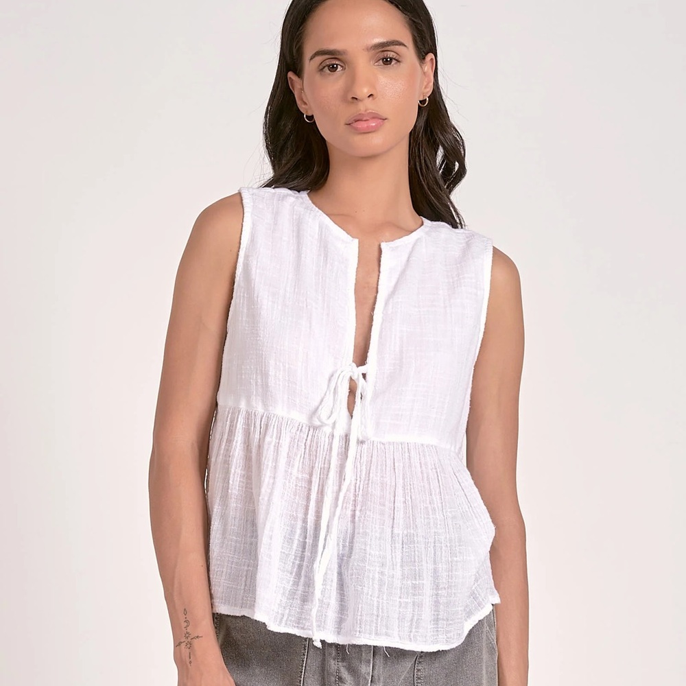 Elan White Sleeveless Peplum Blouse